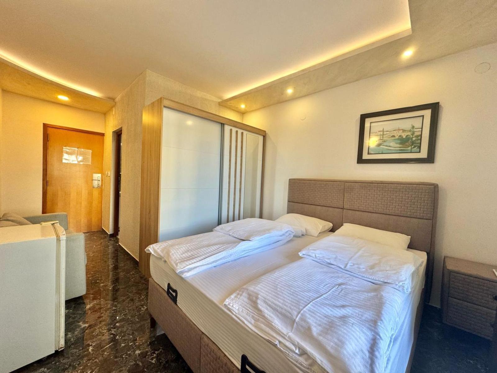 Beachfront Hotel Palma - Jaz Budva Luaran gambar